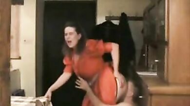 Fat milf gets her big ass eaten out in kitchen