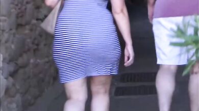 Amazing mature stoles her ass in that sexy blue dress