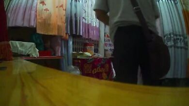 Amateur mature woman shows young fuck boy how it's done