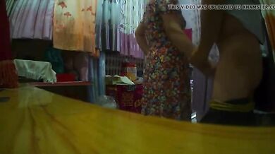 Amateur mature woman shows young fuck boy how it's done