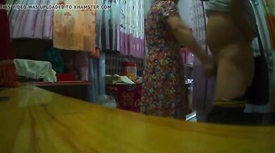 Amateur mature woman shows young fuck boy how it's done