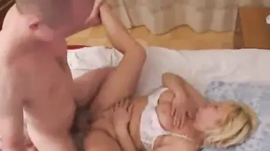 Chubby milf cougar and skinny bald guy bang in bed