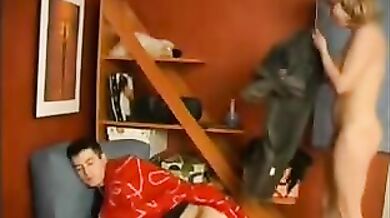 Slim mom seduces a sleeping dude to fuck her ass