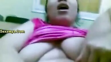 Busty brunette amateur shows her hairy mature cunt on webcam