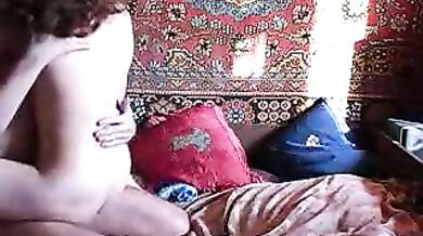 Tight Russian cougar expertly rides dick in the homemade video