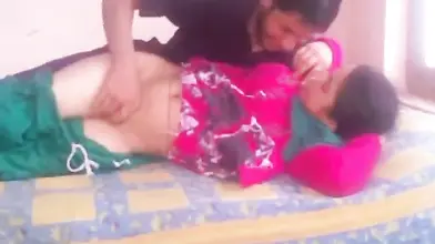 Indian mom gladly spreads for fucking in the homemade video