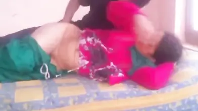 Indian mom gladly spreads for fucking in the homemade video