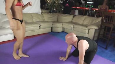 Tight mature wrestler makes the bald dude struggle to breathe
