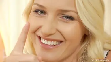 Blonde Milf reveals tits and pussy during the board game