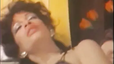 Stockinged Milf Vanessa del Rio seduces a young stud (Vintage)