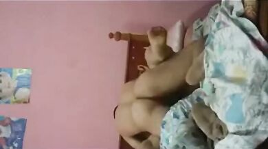 Amateur couple has sex on the bed and loves it