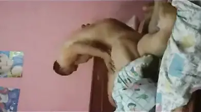 Amateur couple has sex on the bed and loves it