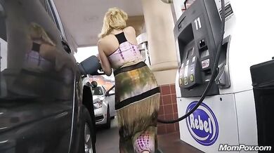 Voluptuous mature slut flashes outdoors before the rough bedroom fucking