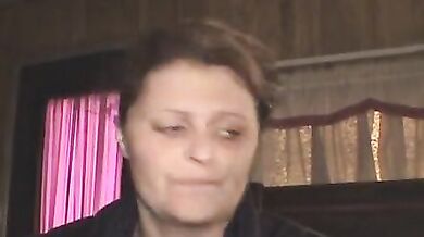 Mature crack whore sucks a smelly and small meat rocket