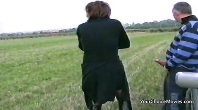 Stockinged mature slut and her exhibitionist husband have sex outdoors