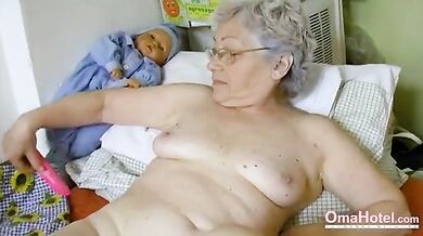 Chubby mature granny plays with her very old love tunnel