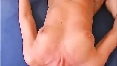 Kinky mature babe knows how to seduce way younger guy