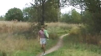 Old mature gal and her lover get it on outdoors