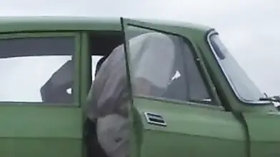 Old mature gal and her lover get it on outdoors