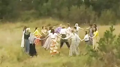 Old mature gal and her lover get it on outdoors