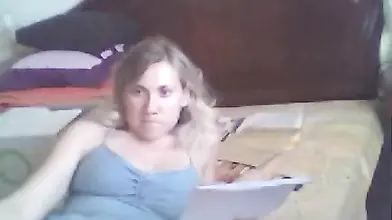 Amateur mature gal and her lover make a porn video