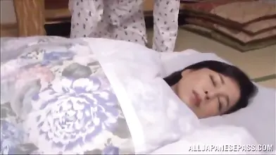 Pijama wearing freak plows big booty Japanese milf in bed