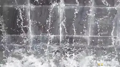 Ebony MILF Diamond Jackson gets smashed by hunky Manuel Ferrara