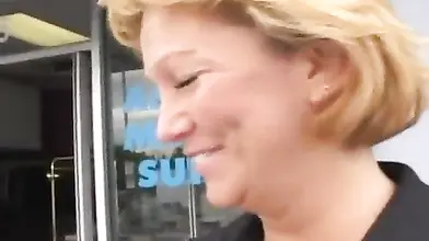 Hot cougar MILF bangs with a young guy in car