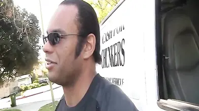 Horny tailor eats the busty BBW's mature cunt with appetite