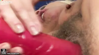 Saggy tits blonde toys her mature bush on the bed