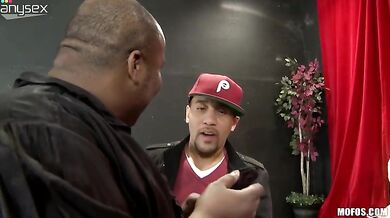 Handsome mature babe Kiara Mia bangs with a black thug