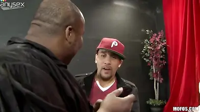 Handsome mature babe Kiara Mia bangs with a black thug