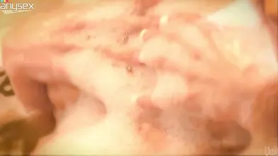 Passionate milf Carolyn Reese bangs with a hunk in bed