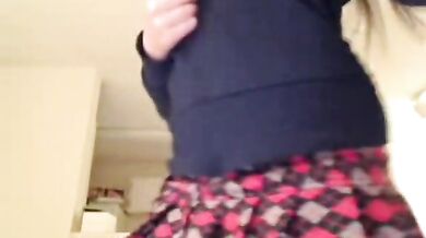 Amature porn tease from cute teen chick in mini skirt