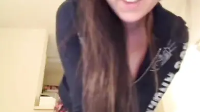 Amature porn tease from cute teen chick in mini skirt