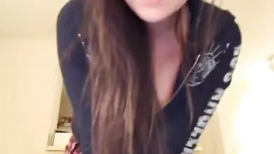 Amature porn tease from cute teen chick in mini skirt