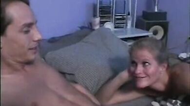 Horny Cougar Mommy Vicky