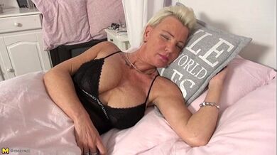 Gilf Seduces the Camera