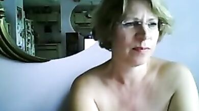 Mature Beauty Debuts on Webcam