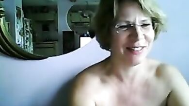 Mature Beauty Debuts on Webcam