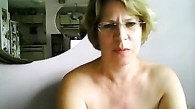 Mature Beauty Debuts on Webcam