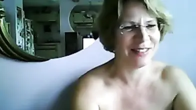 Mature Beauty Debuts on Webcam