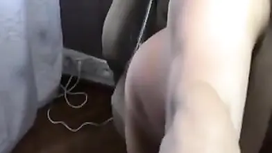 Mature Cammer's Intimate Squirt Session