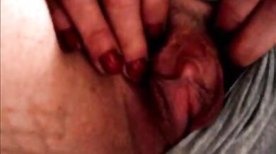 Ginger's Mature Love Button Play