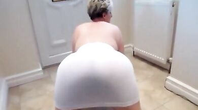 Sexy Mature Wife Still Turns Him On