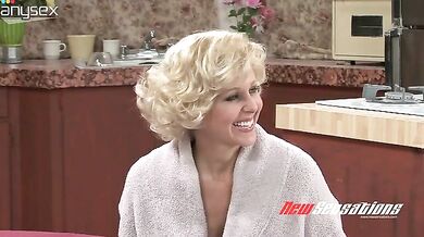 Ripped Dude Turns on Mature Housewives