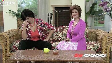 Ripped Dude Turns on Mature Housewives