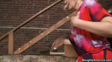 Julia Ann's Lingerie Blowjob