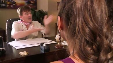 Voluptuous MILF Worships Slim Brunette