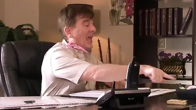 Voluptuous MILF Worships Slim Brunette